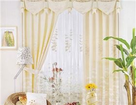 選擇窗簾色調有講究，炎炎夏日給你不一樣的清涼