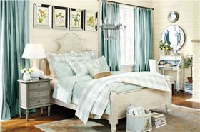 如何用窗簾來改變房間的色彩？